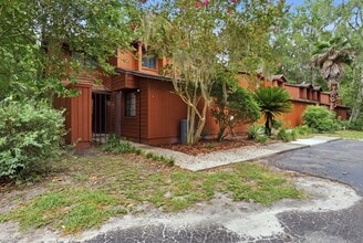 Building Photo - 900 SW 62nd Blvd