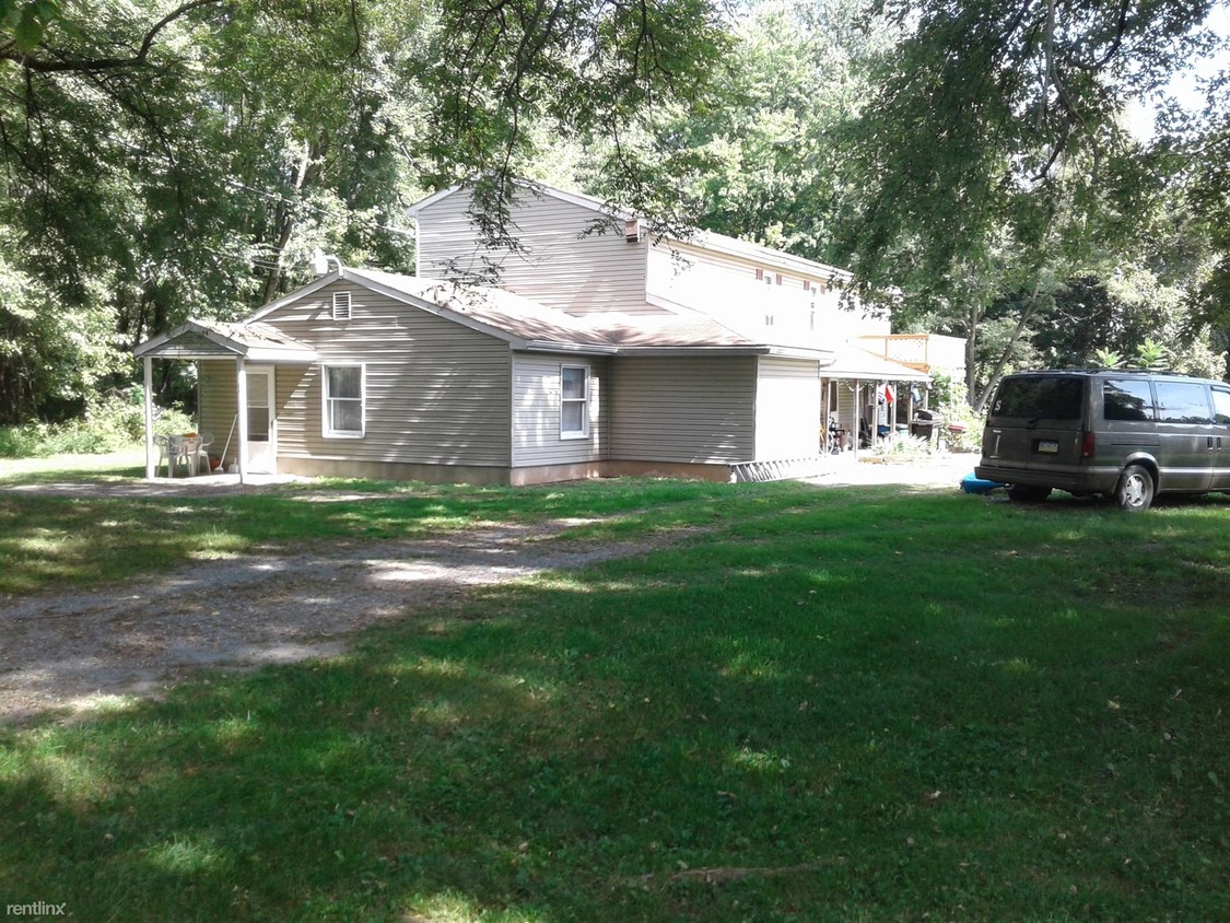 Building Photo - 921 Lebo Dr