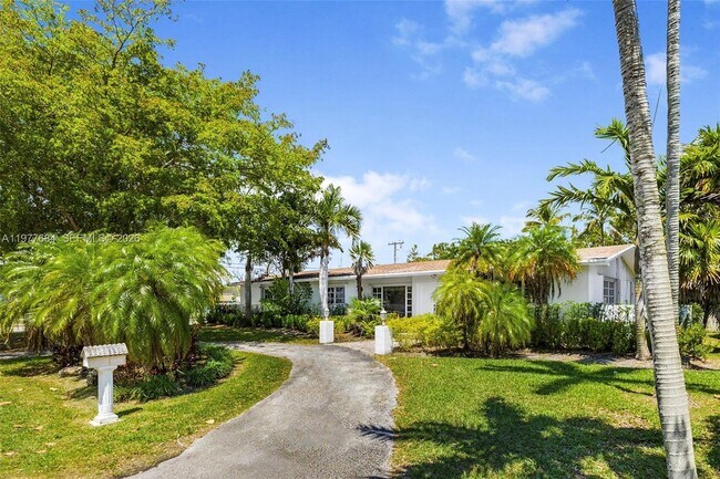 Foto del edificio - 7255 SW 125th St