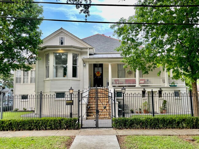 Building Photo - 7837 Plum St