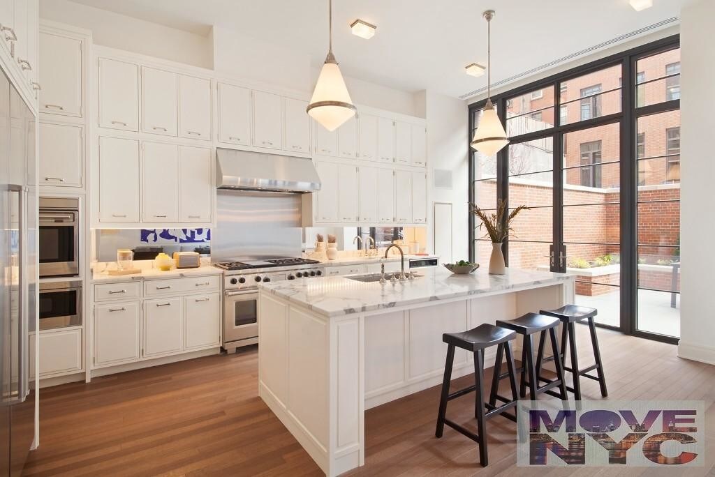 Primary Photo - 140 W 12th St