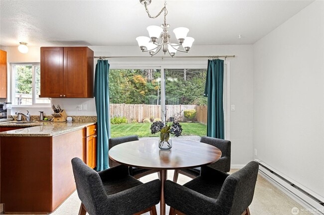 Building Photo - Lake Forest Park Duplex 2 bed/1.5 Bath