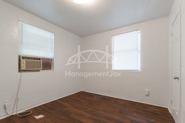 Foto del edificio - 1522 W 25th St