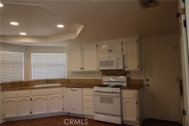 Building Photo - 1127 Cabrillo Park Dr
