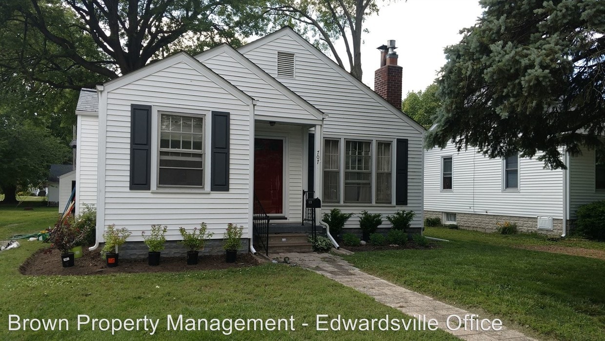 Building Photo - 707 Parkview Dr