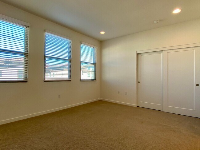 Foto del edificio - Beautiful North San Jose 2 Bedroom with Do...
