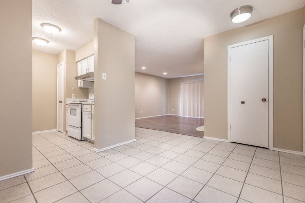 Photo - 8109 Skillman St