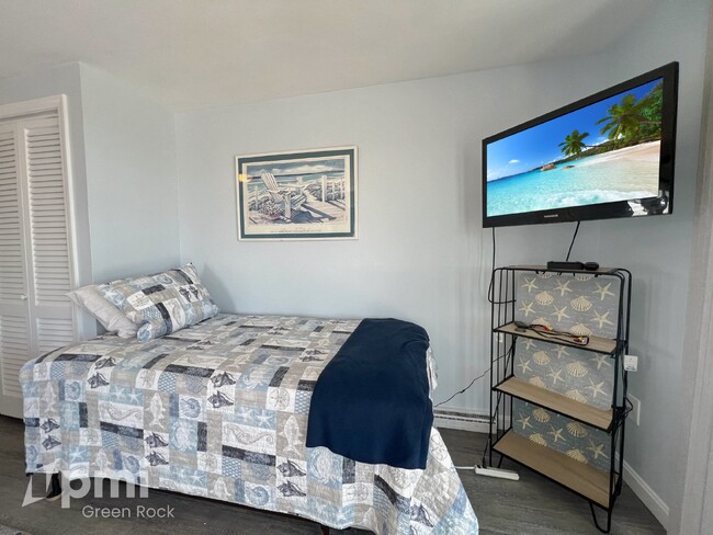 Foto del edificio - Ocean Front Furnished Condo