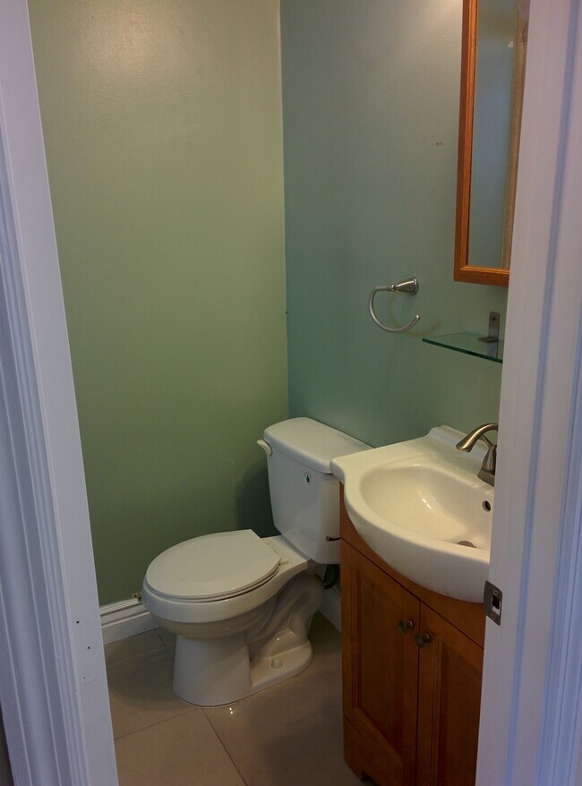 Bathroom - 1725 Jefferson St