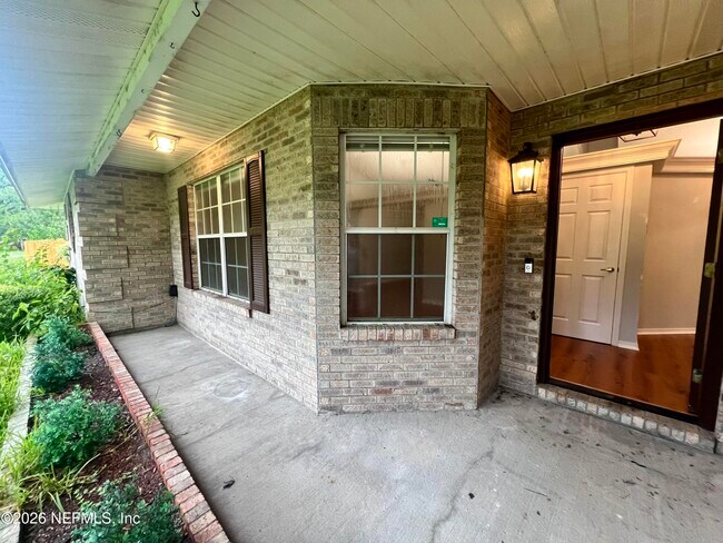 Building Photo - 1800 Castille Dr