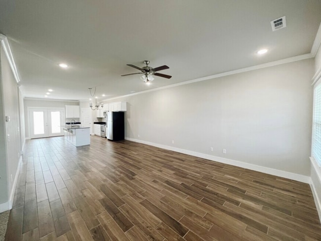 Building Photo - Cedar Crest