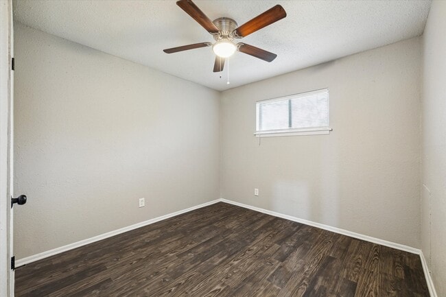 Dormitorio 1 - Spring Branch Gardens Apartments