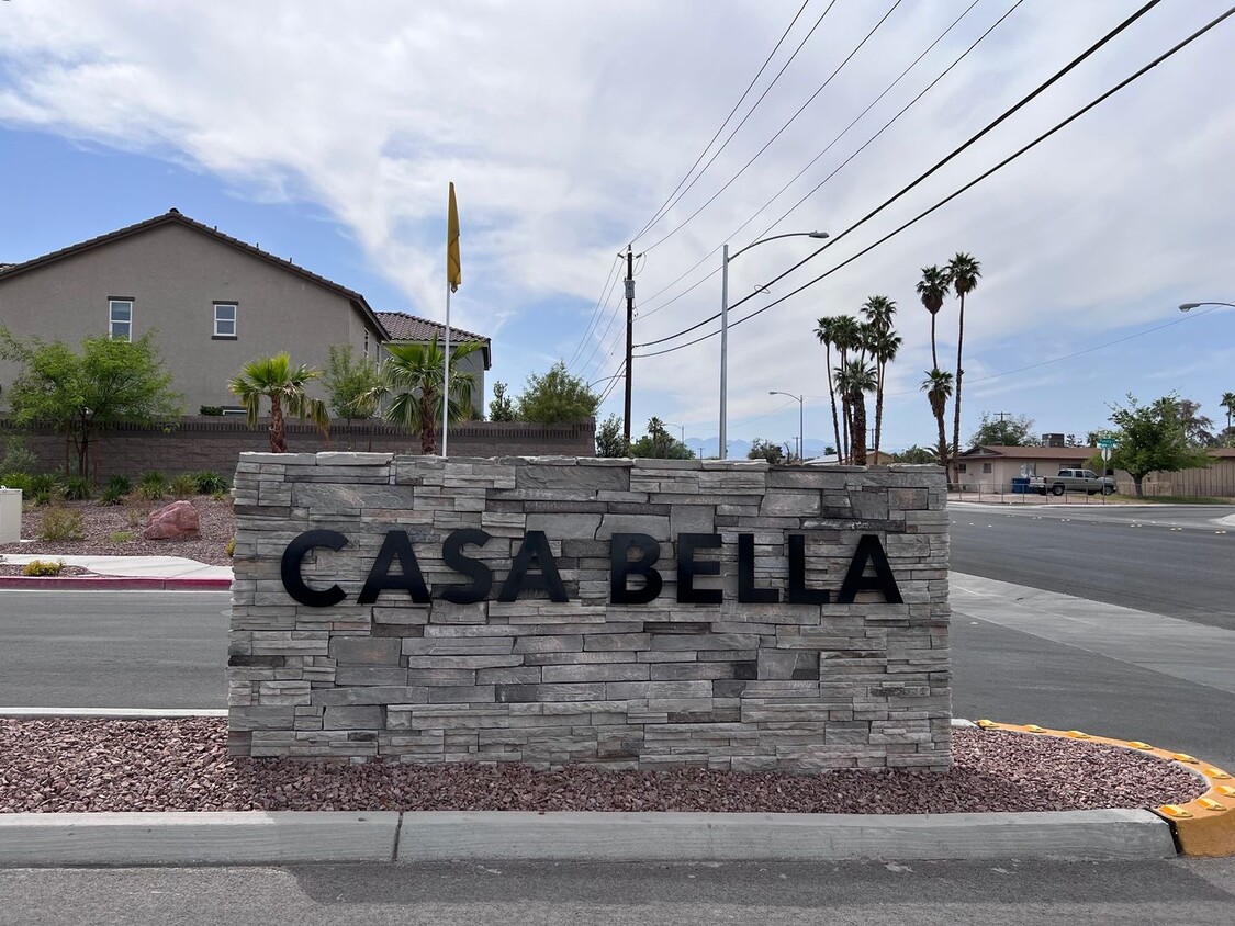 Foto principal - NEWER HOME 3 BEDROOM 2.5 BATH LOFT AND 2 C...