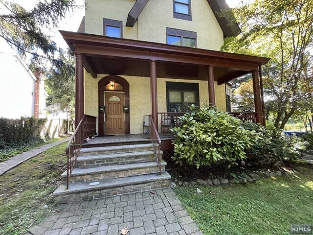 Foto principal - 20 Linden Pl