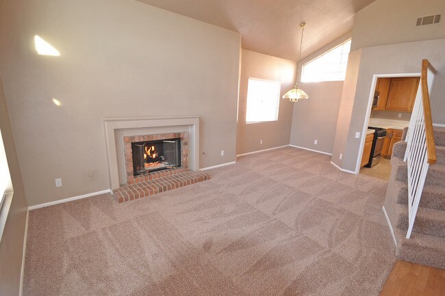Foto del edificio - 5565 N Cypress Dr