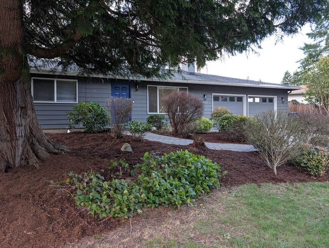 Entrada - 14105 104th Pl NE