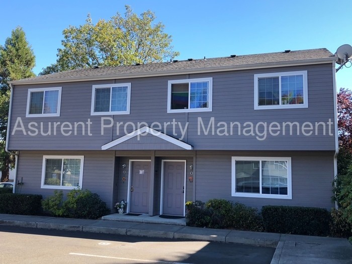 Building Photo - Newer 3 Bedroom Phoenix Duplex