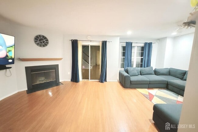 Foto del edificio - 44 Heather Ct