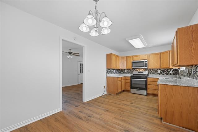 Foto del edificio - 304 S Oak St