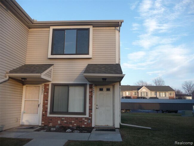 Foto del edificio - 30631 Hidden Pines Ln