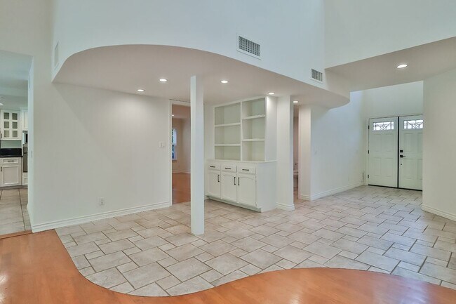 Foto del edificio - 2086 Glastonbury Rd