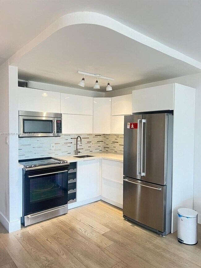 Foto del edificio - 1770 79th Street Causeway