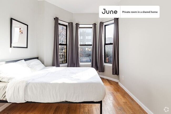 Building Photo - Private bedroom in 4 bed/2 bath Home
