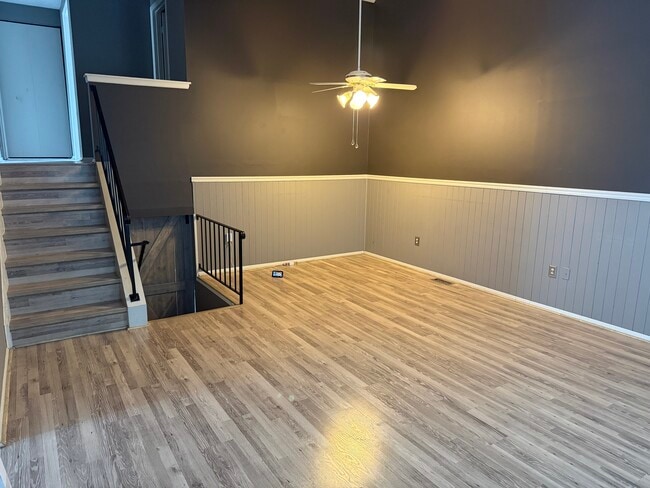 Building Photo - 374 Stratford Ave