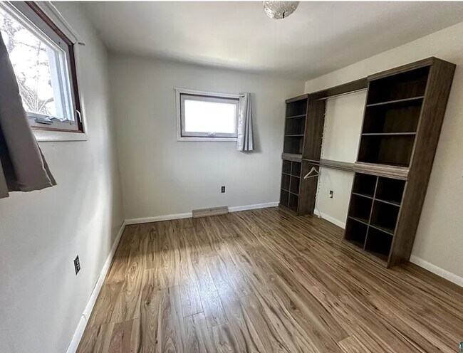 Foto del edificio - 2412 Selmser Ave