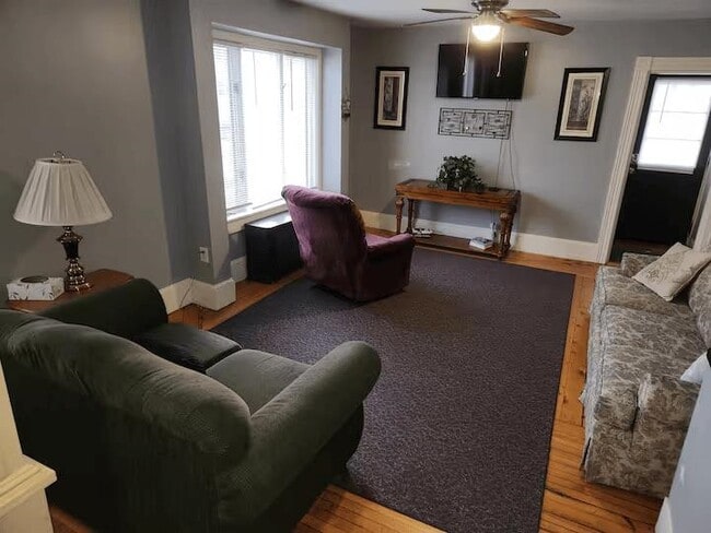 Building Photo - 663 Hevey St