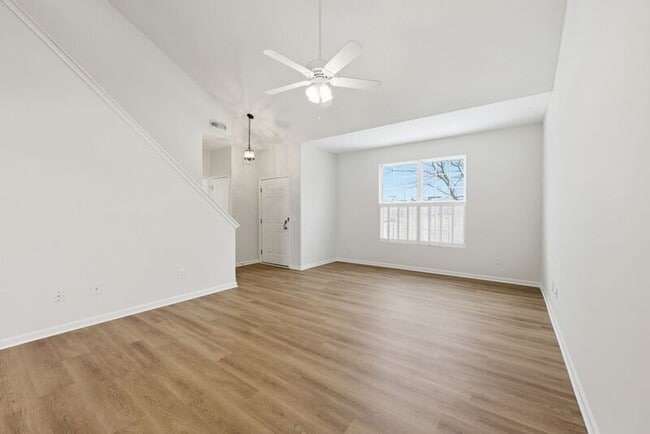 Foto del edificio - 5786 Marble Creek St