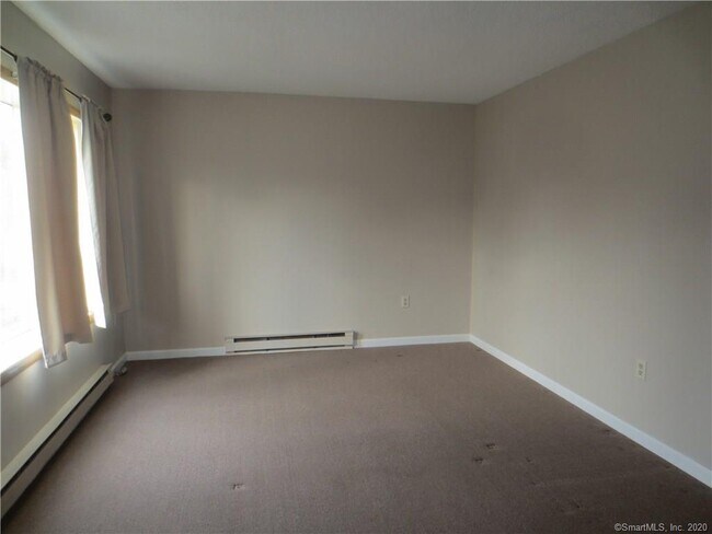 Building Photo - 158 Daley Dr