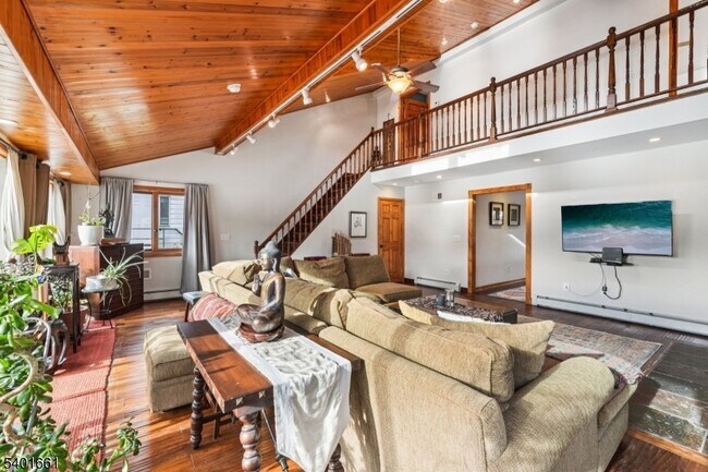 Foto del edificio - 197 Point Breeze Dr