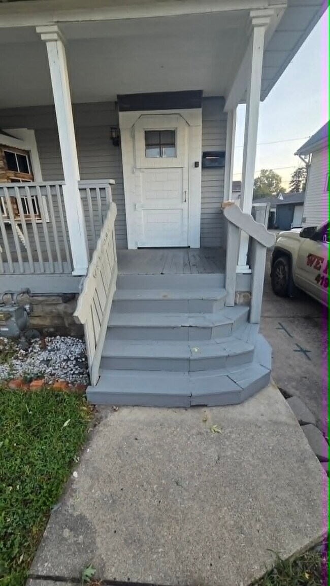 Building Photo - 1519 Vinal St