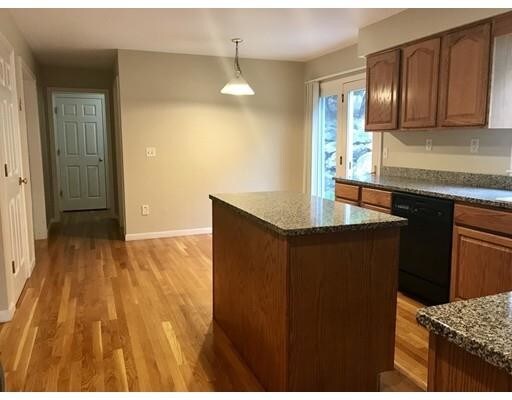 Foto del edificio - 11 Roseanna Park Dr