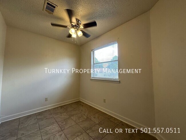 Foto del edificio - 418 Shadow Oaks Dr