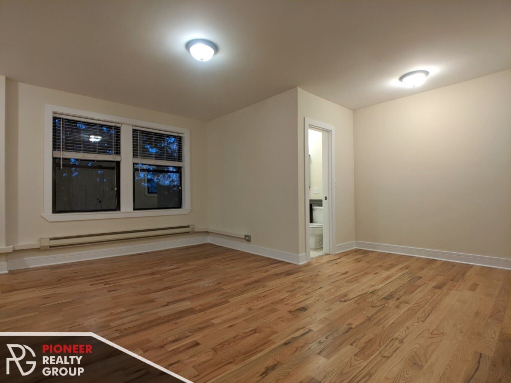 Primary Photo - Studio close to Ravenswood Metra & Brown line