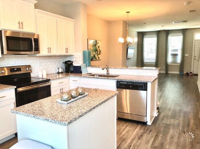 Foto del edificio - Spacious 2BR Townhome in Mooresville with ...