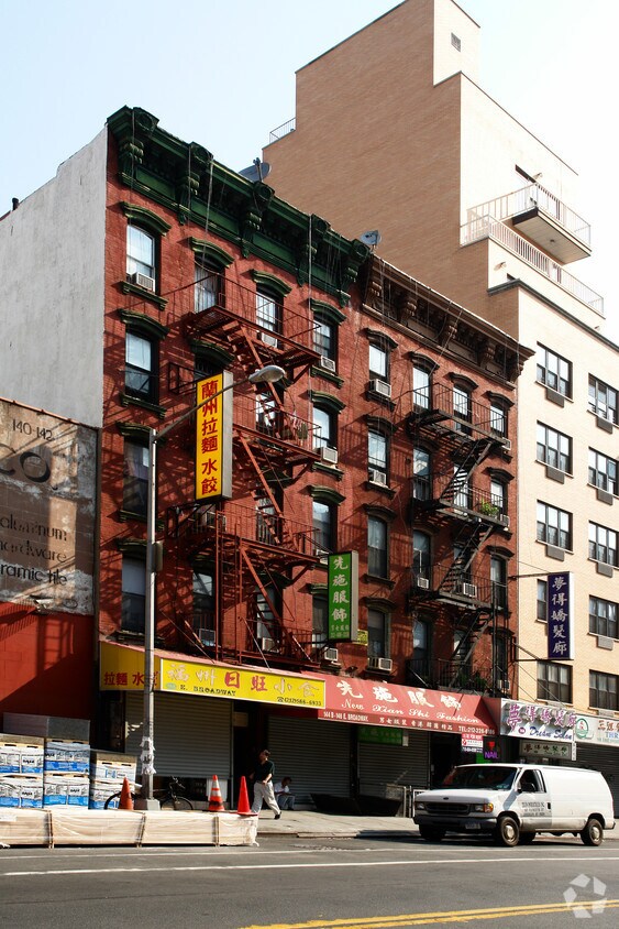 Primary Photo - 146 E Broadway