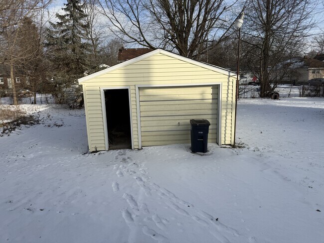 Foto del edificio - 835 Inman St