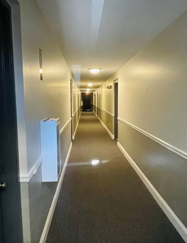 Foto del edificio - 1712 Blackstone Dr