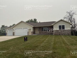 Building Photo - 2250 Daly Dr