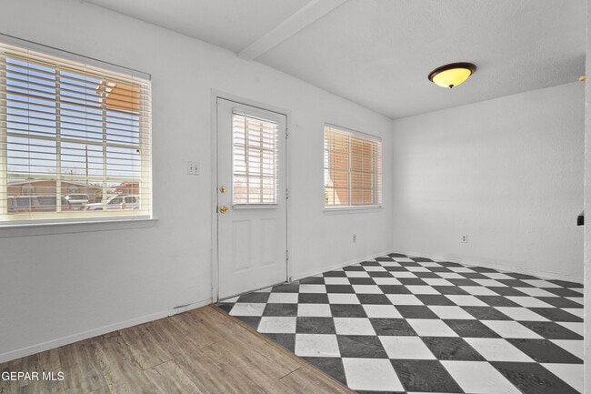 Building Photo - 9109 Morelia Rd