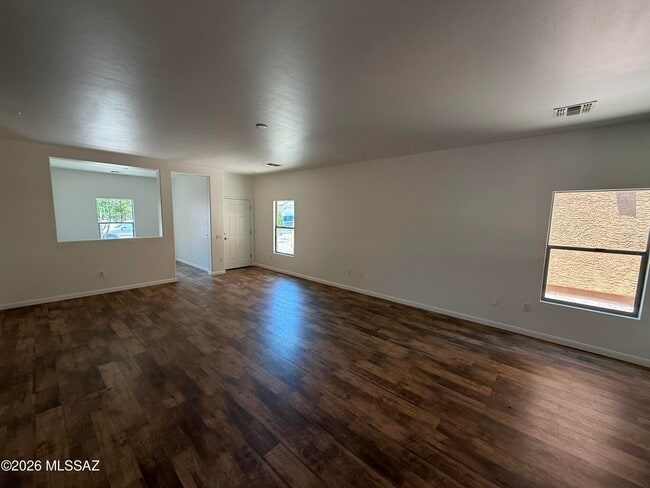 Building Photo - 880 West Calle Valenciana