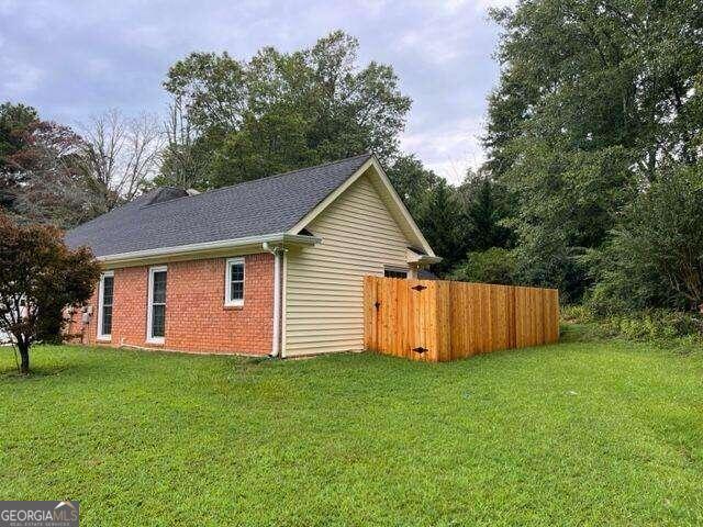 Foto del edificio - 100 Heritage Lake Dr