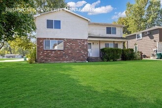 Building Photo - 5700 Glendale Dr