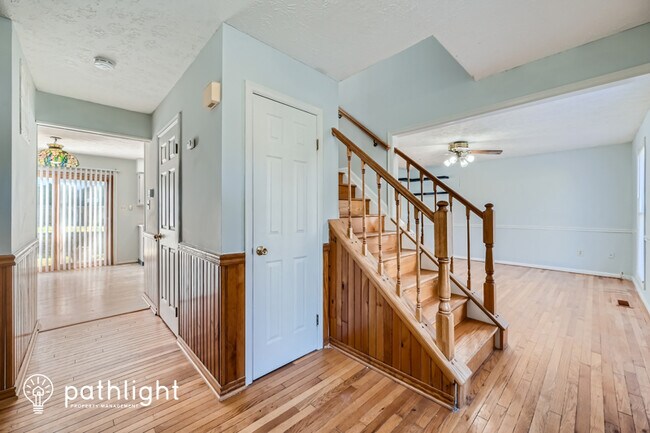 Building Photo - 9935 Britinay Lane