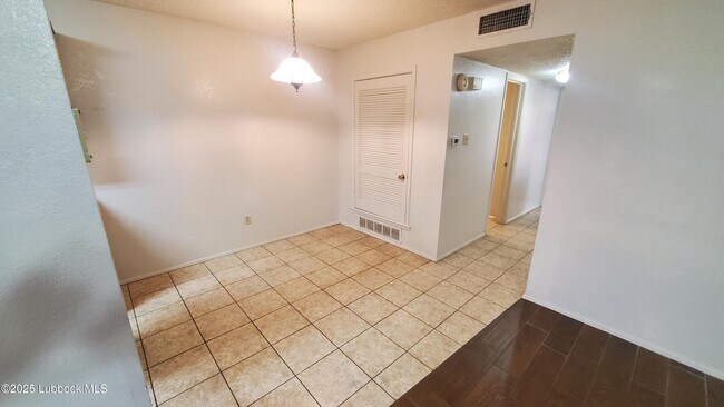 Foto del edificio - 6110 38th St