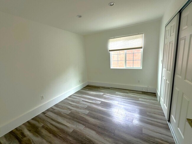 Foto del edificio - 13635-13637 Kamloops St