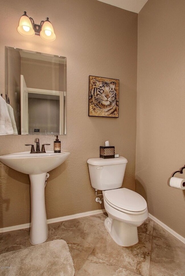 Foto del edificio - Beautiful 4BR Gated Home in Lehi Crossing ...